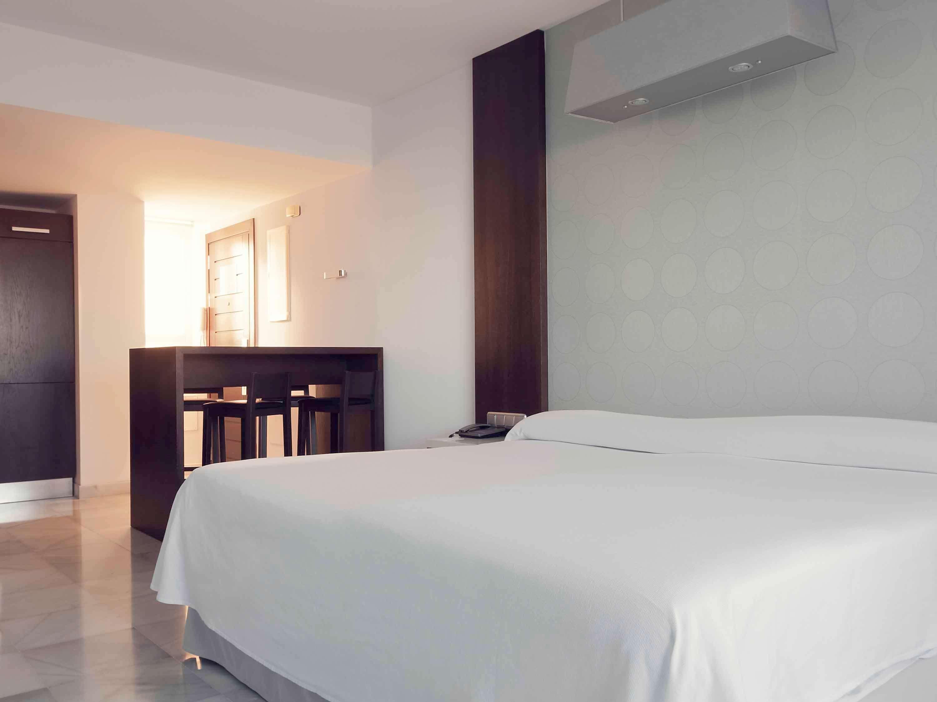 Suittes Hotel Algeciras Bagian luar foto